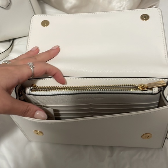 Michael Kors Jet Set Crossbody - Picture 4 of 4